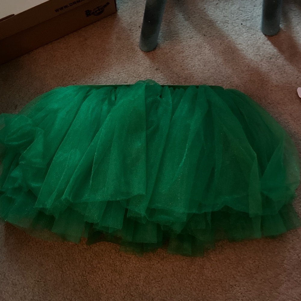 womens small green tulle skirt